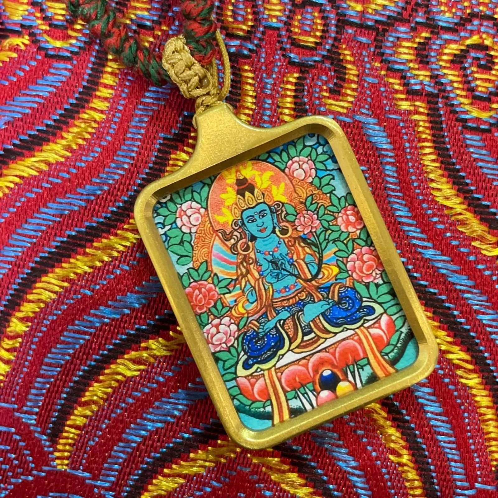 mahasthamaprapta bodhisattva solid brass tibetan thangka pendant with handwoven cord3 14.jpg mahasthamaprapta bodhisattva solid brass tibetan thangka pendant with handwoven cord3 14.jpg