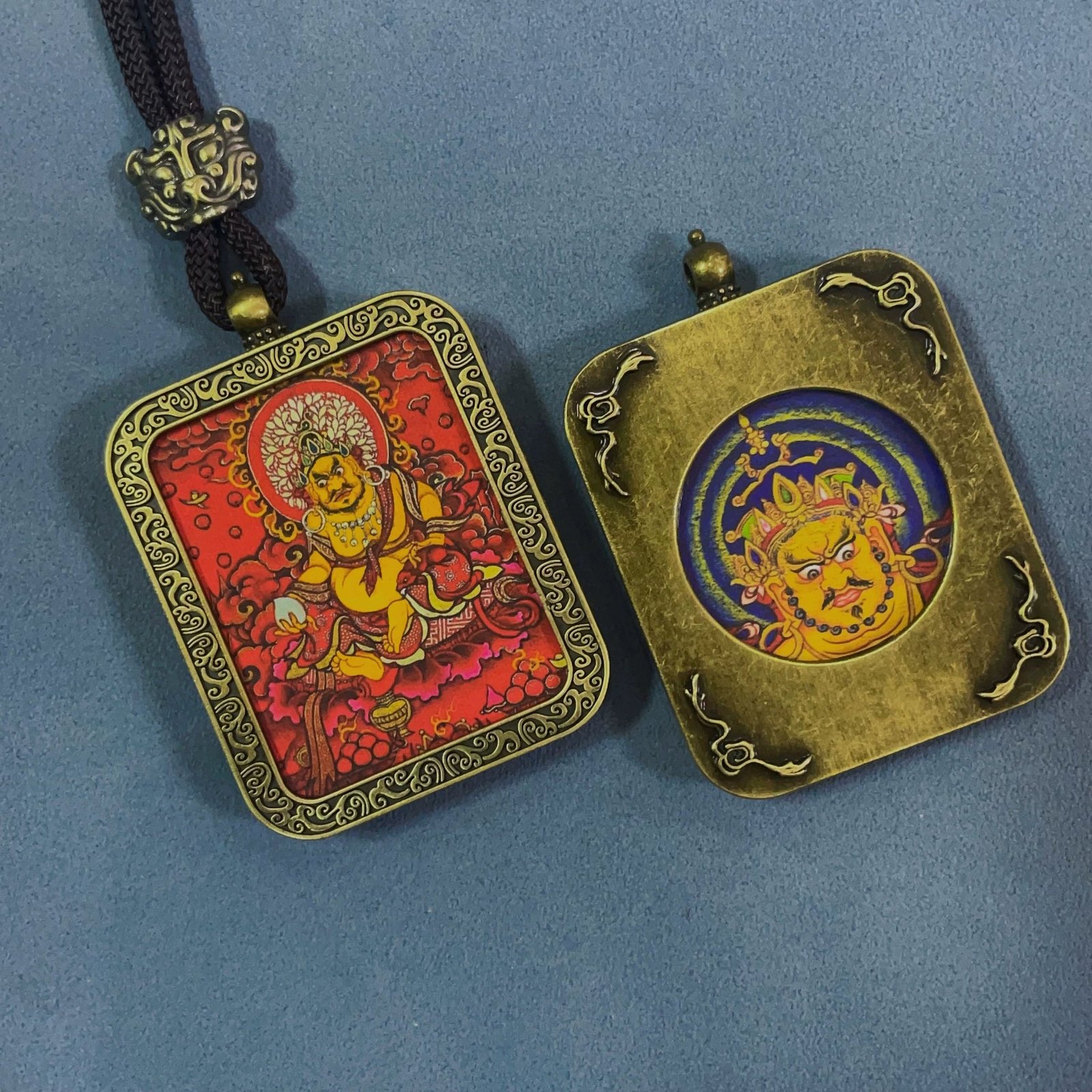 yellow jambhala vermilion handmade tibetan thangka amulet pendant antique bronze 1 23 2.jpg yellow jambhala vermilion handmade tibetan thangka amulet pendant antique bronze 1 23 2.jpg